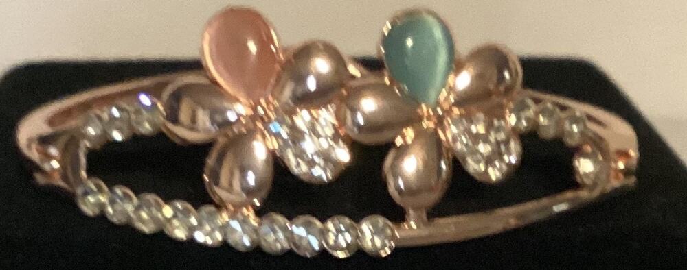 2762a NWOT 2762a BFF Rose Gold Bracelet Bangle With Pink/Blue Flower Cubic Zirco